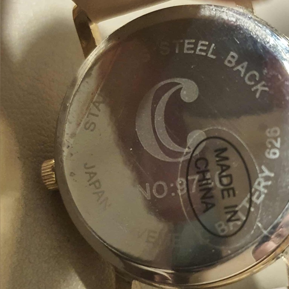 🦋10/$20🦋 Charming Charlie Goldtone/Tan Leather Women's Watch - Picture 4 of 4